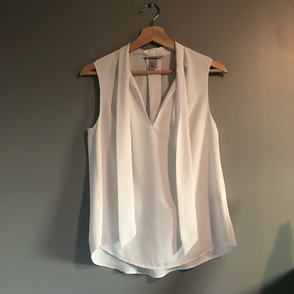 H&M Tops - ⭐️ H&M Sleeveless Front Tie Blouse